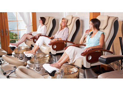 HOW TO CHOOSE THE BEST PEDICURE CHAIR?