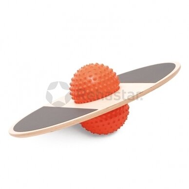 Balance ball with knobs