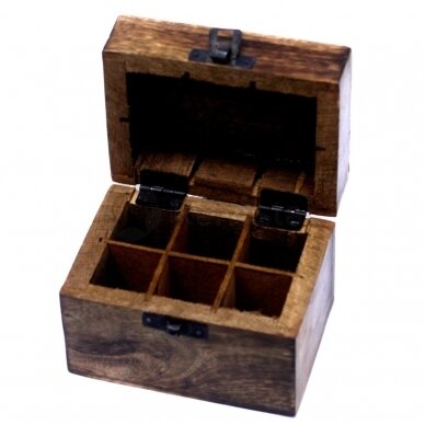 Box for storing essential oils